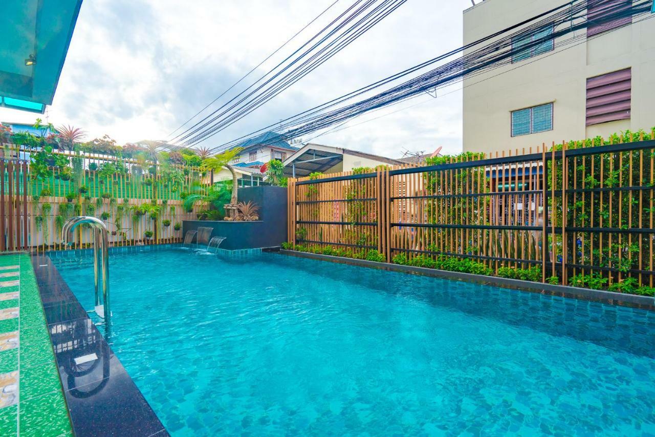 Penyos Service Apartment Bangkok Buitenkant foto