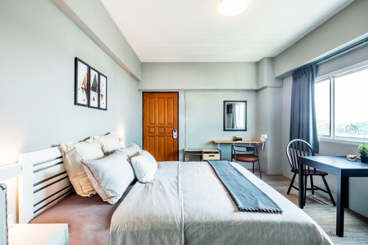Penyos Service Apartment Bangkok Buitenkant foto