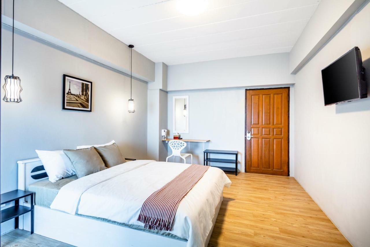 Penyos Service Apartment Bangkok Buitenkant foto