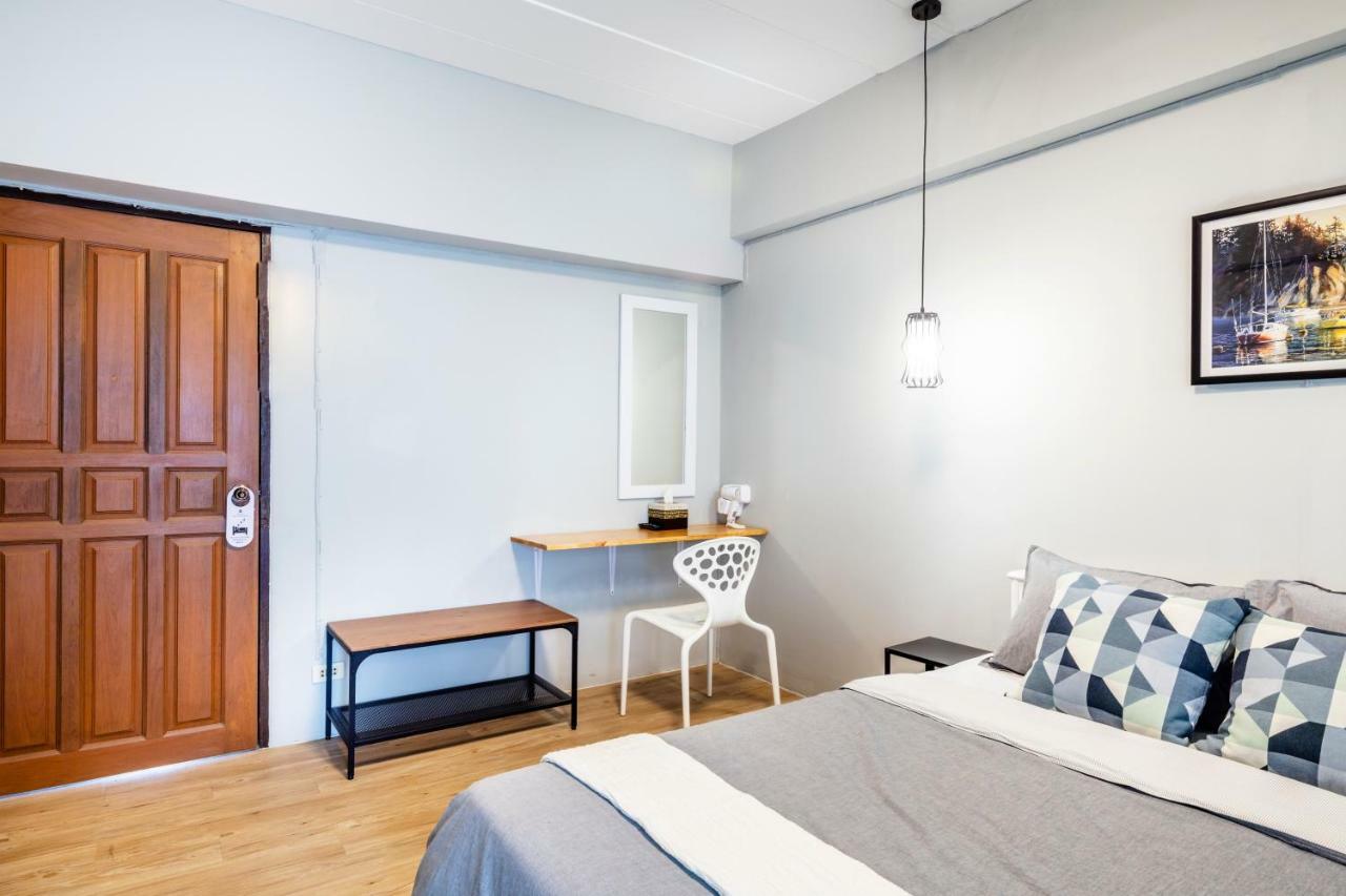 Penyos Service Apartment Bangkok Buitenkant foto