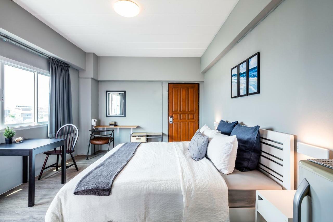 Penyos Service Apartment Bangkok Buitenkant foto