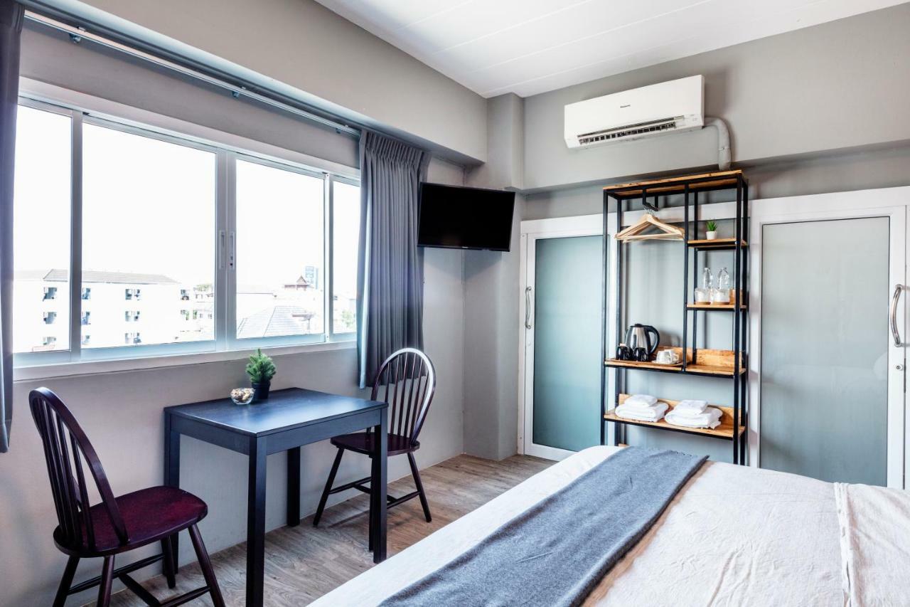 Penyos Service Apartment Bangkok Buitenkant foto