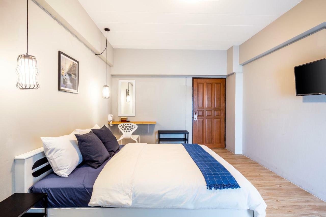 Penyos Service Apartment Bangkok Buitenkant foto